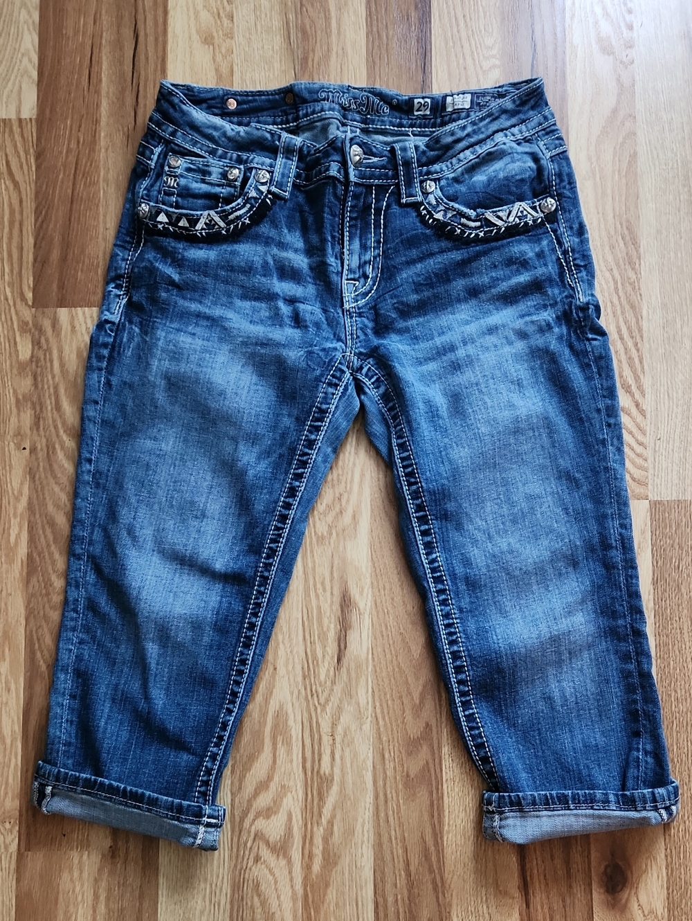 Miss Me Signature Cut Capris